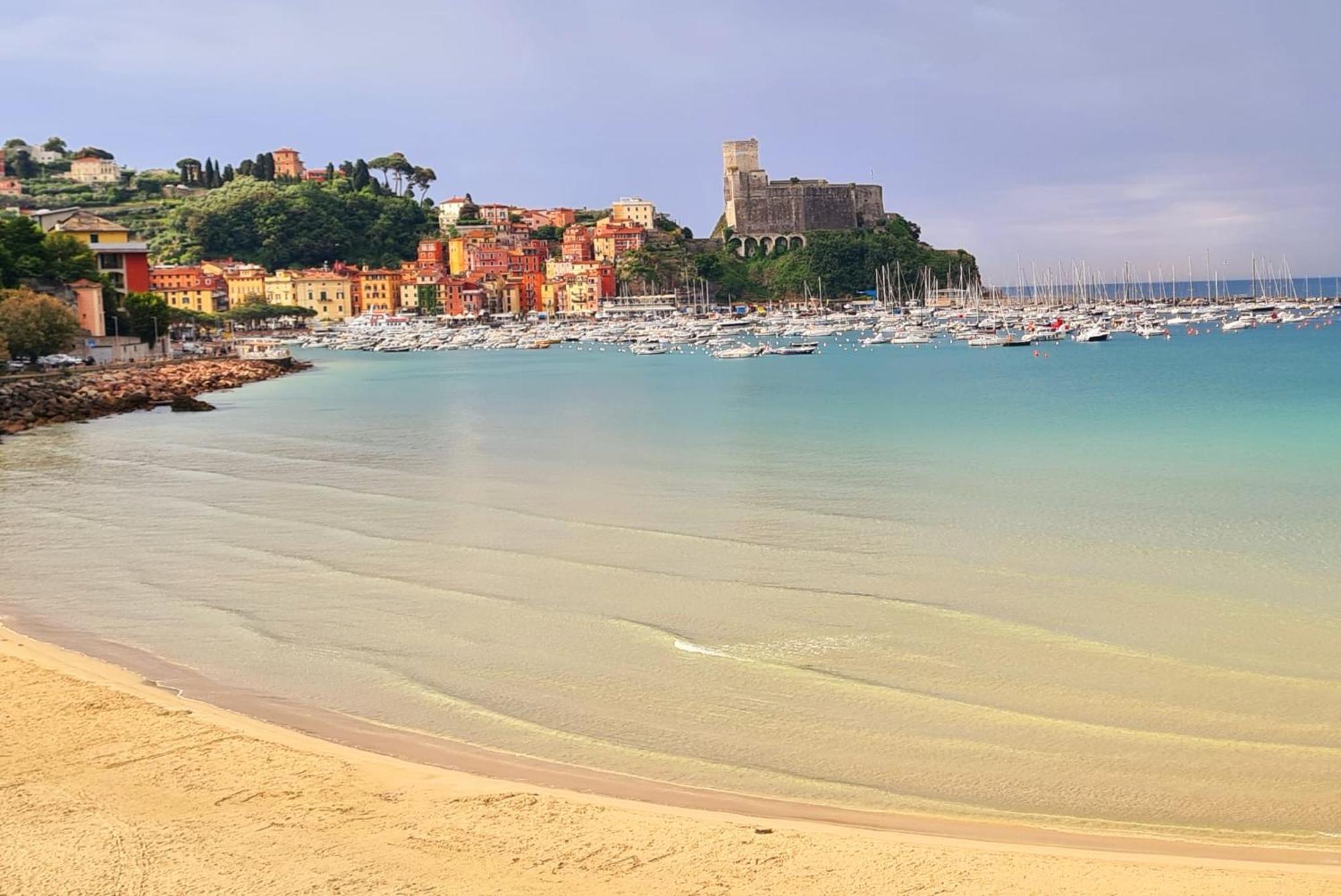 La Casa Del Pittore Anna House Lerici Bilik gambar